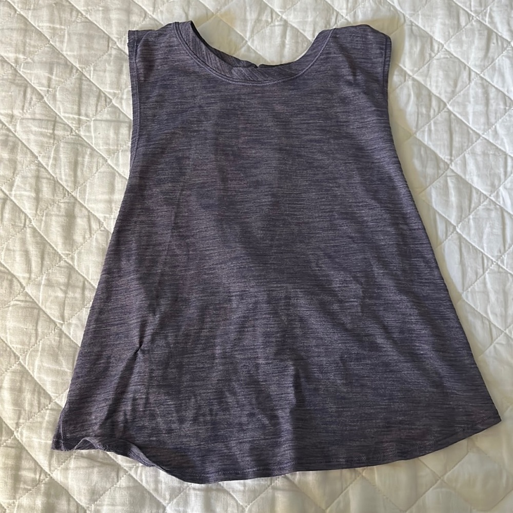 Lululemon crop tank- size 8